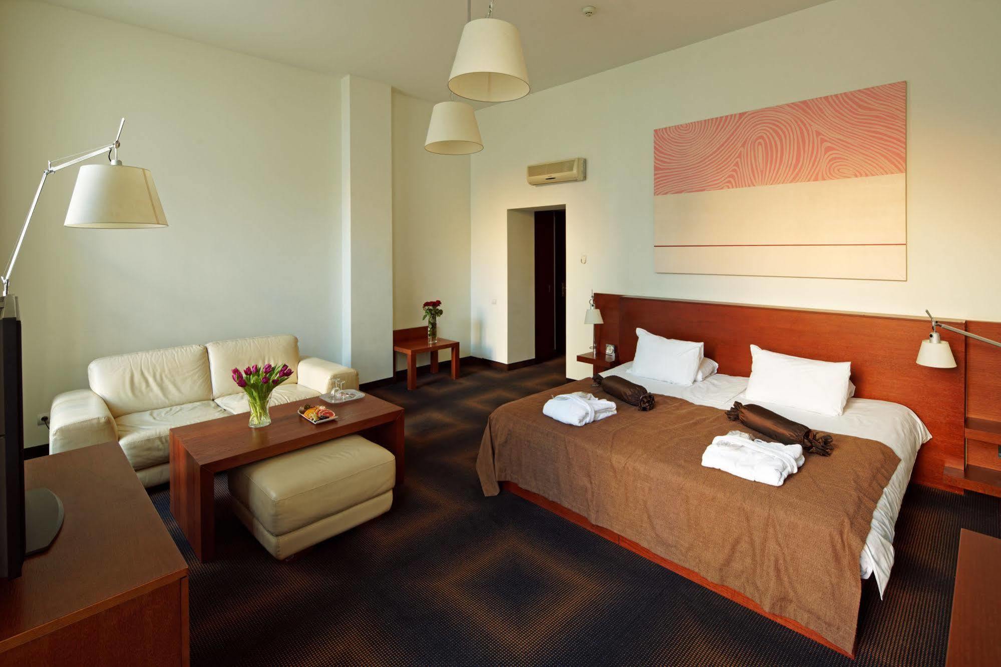 Rixwell Centra Hotel Riga Ngoại thất bức ảnh
